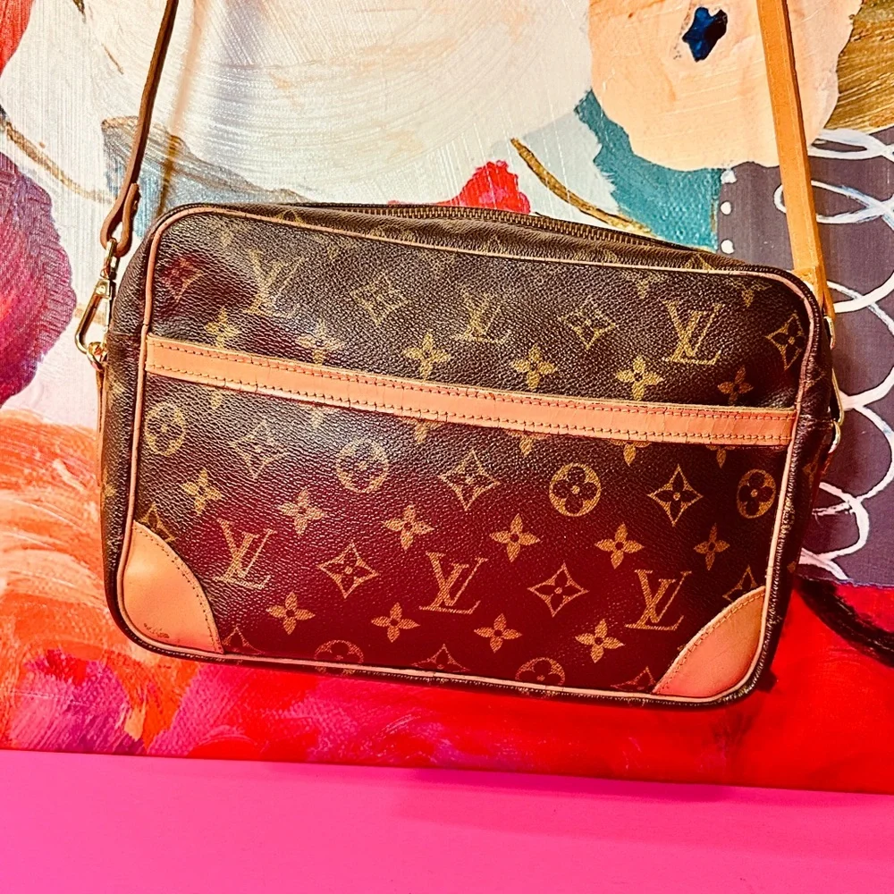 Louis Vuitton Monogram Brown and Tan Crossbody Bag - Picture 2 of 15